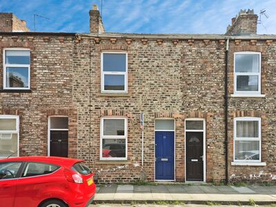 Gladstone Street, 2 bedroom Mid Terrace House to rent, £950 pcm