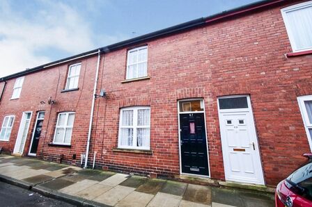 2 bedroom Mid Terrace House to rent