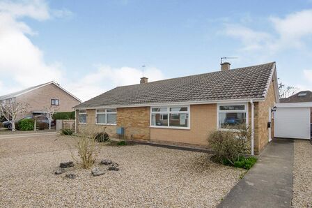 2 bedroom Semi Detached Bungalow to rent
