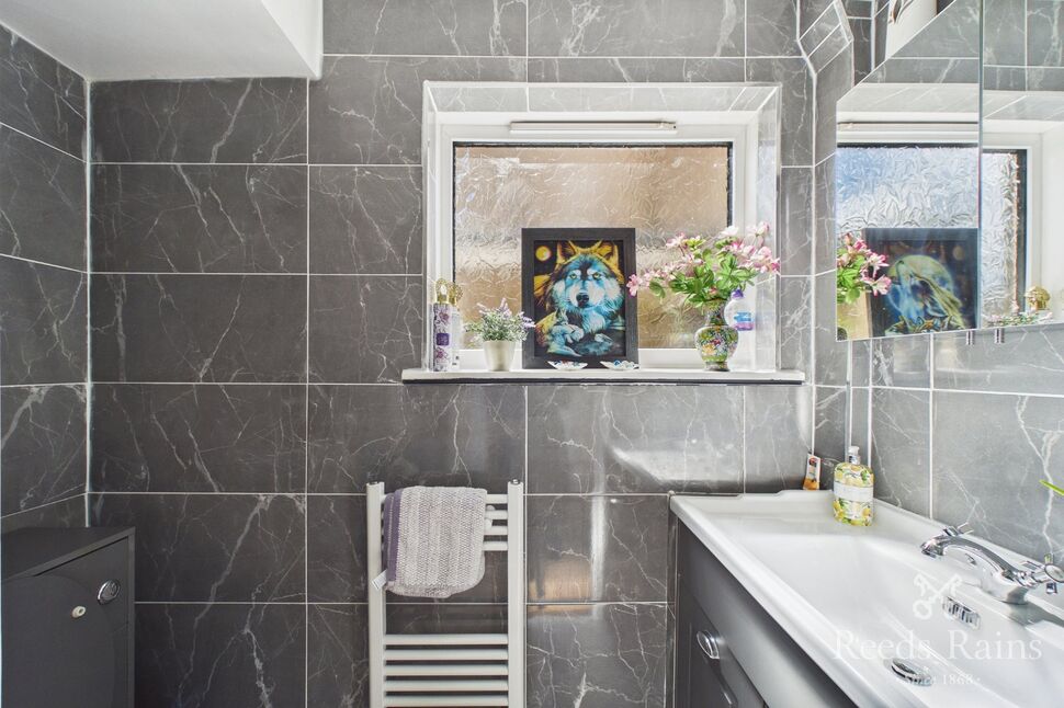 Cloakroom / WC