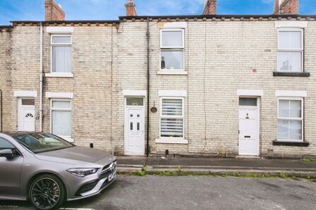 Falconer Street, 2 bedroom Mid Terrace House for sale, £235,000