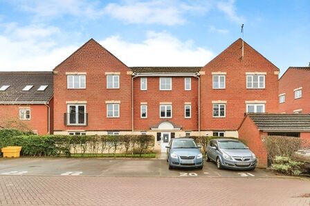 Dukes Court, 2 bedroom  Flat to rent, £1,050 pcm