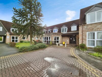 Front Street, 1 bedroom  Flat for sale, £55,000