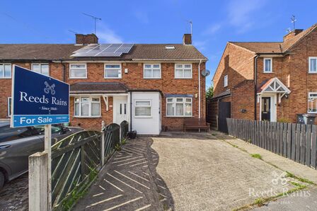 3 bedroom End Terrace House for sale