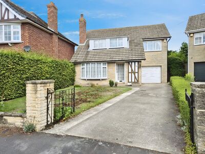 Midway Avenue, 4 bedroom Detached House for sale, £550,000