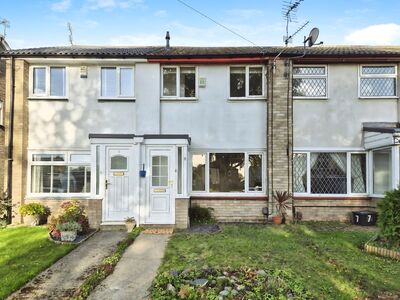 Harold Court, 3 bedroom Mid Terrace House to rent, £1,250 pcm