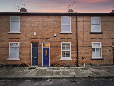 Barlow Street, 2 bedroom Mid Terrace House to rent, £1,250 pcm