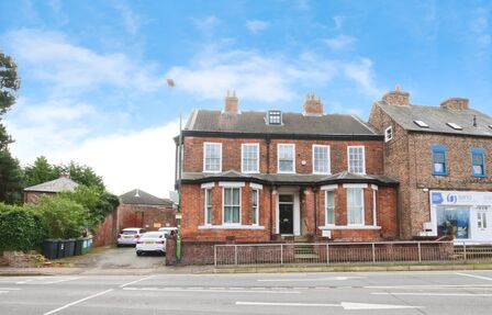 2 bedroom  Flat for sale