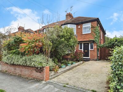 Danebury Drive, 3 bedroom Semi Detached House to rent, £1,600 pcm