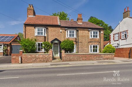 The Green, 5 bedroom Detached House for sale, &pound;775,000