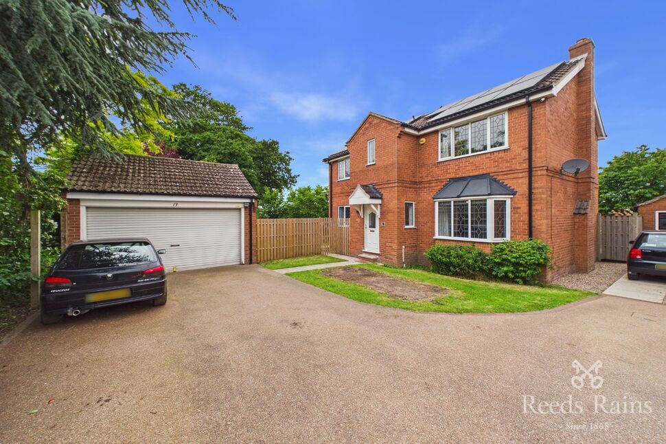 Main image of 4 bedroom Detached House for sale, Lochrin Place, York, North Yorkshire, YO26
