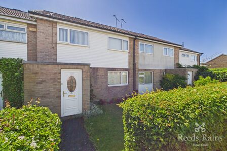 3 bedroom Mid Terrace House for sale