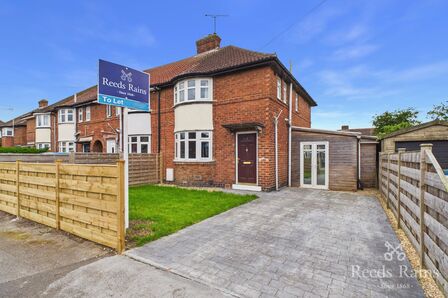 3 bedroom End Terrace House to rent