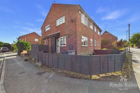 1 bedroom House for sale