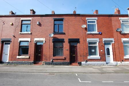 Marlborough Street, 2 bedroom Mid Terrace House to rent, £900 pcm