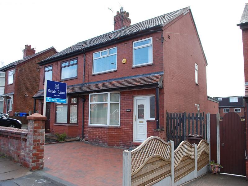 Main image of 3 bedroom Semi Detached House to rent, Mossley Road, Ashton-under-Lyne, Greater Manchester, OL6