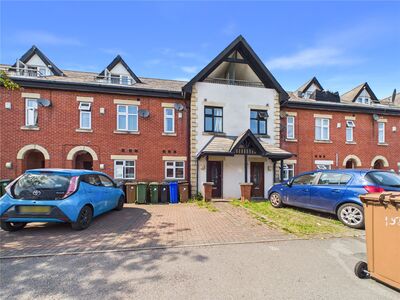 4 bedroom Mid Terrace House for sale