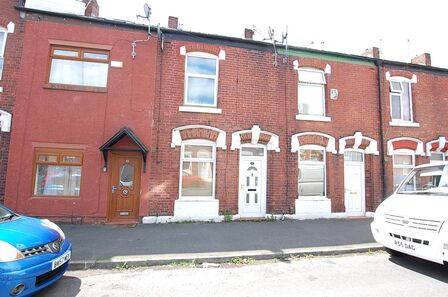 Birch Street, 2 bedroom Mid Terrace House to rent, £900 pcm