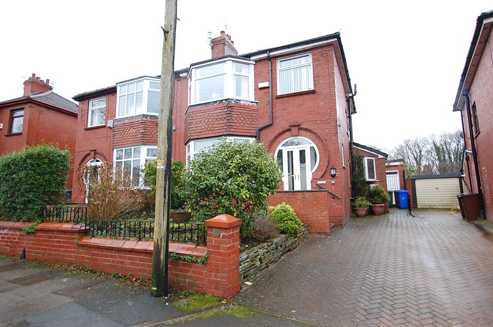 3 bedroom End Terrace House for sale, Three Counties Road, Mossley, OL5