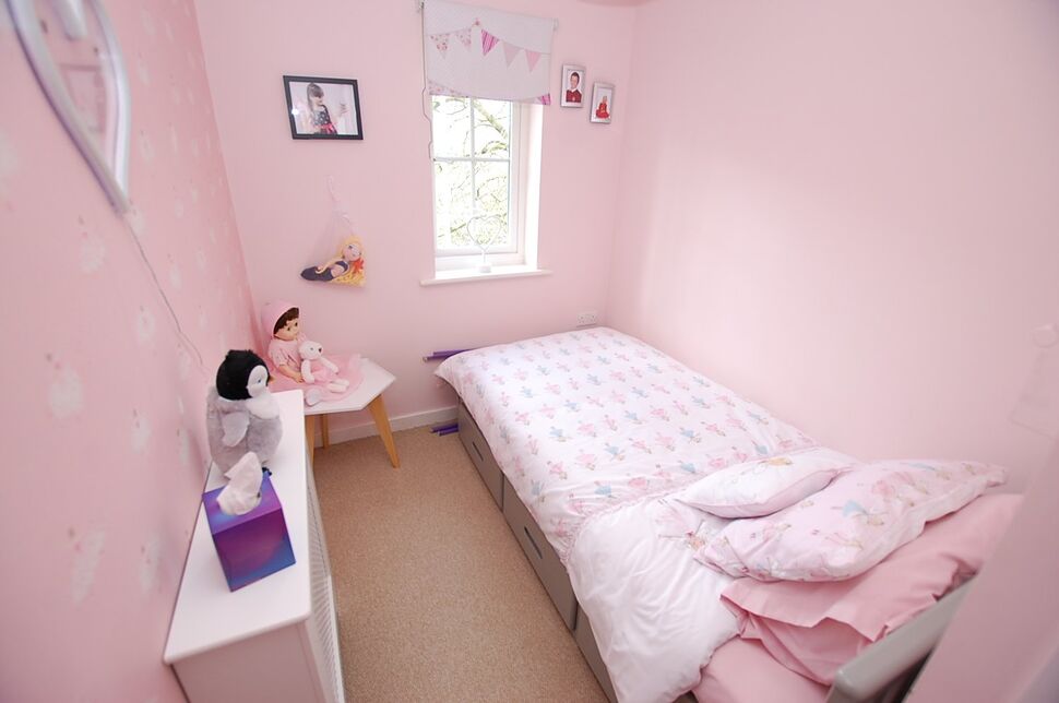 3 bedroom End Terrace House for sale, Three Counties Road, Mossley, OL5