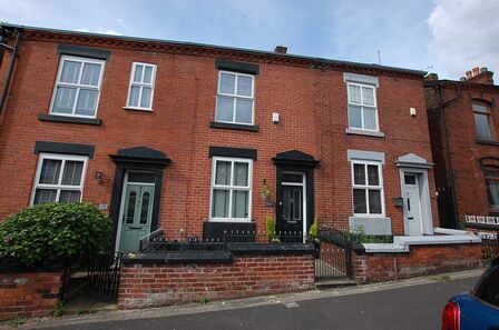 Pickford Lane, 2 bedroom Mid Terrace House for sale, £180,000