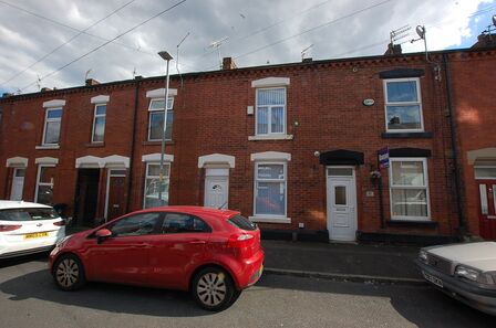 Crawford Street, 2 bedroom Mid Terrace House to rent, £950 pcm