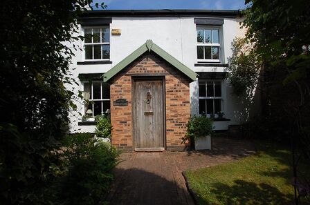 Kings Road, 4 bedroom End Terrace House for sale, £500,000