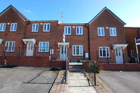 Lower Carrs, 2 bedroom Mid Terrace House for sale, £150,000