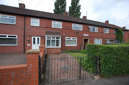 3 bedroom Mid Terrace House for sale