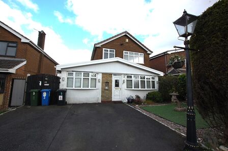 Stainmore Avenue, 4 bedroom Detached House for sale, £325,000