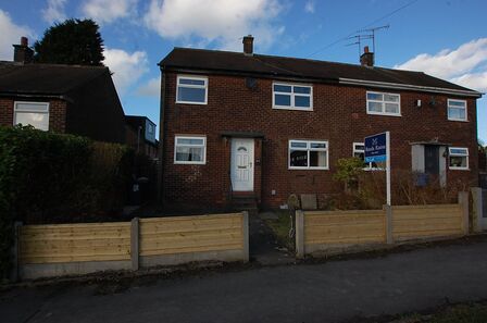 Springs Lane, 3 bedroom Semi Detached House to rent, £1,100 pcm