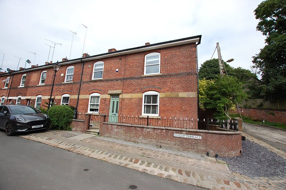 Main image of 5 bedroom End Terrace House to rent, Dingle Terrace, Ashton-under-Lyne, Greater Manchester, OL6