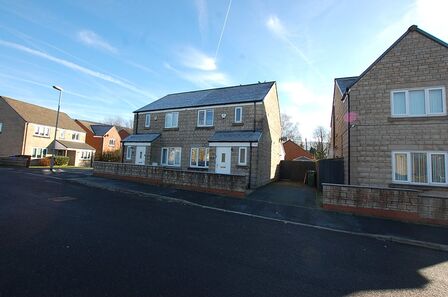 Cypress Oaks, 3 bedroom Semi Detached House to rent, £1,350 pcm