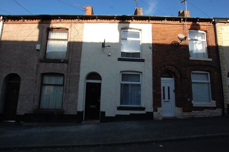 2 bedroom Mid Terrace House to rent