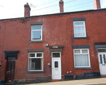 3 bedroom Mid Terrace House for sale