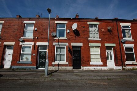 Marlborough Street, 2 bedroom Mid Terrace House to rent, £950 pcm