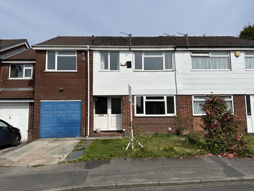 Main image of 5 bedroom Semi Detached House for sale, Glendon Crescent, Ashton-under-Lyne, Greater Manchester, OL6