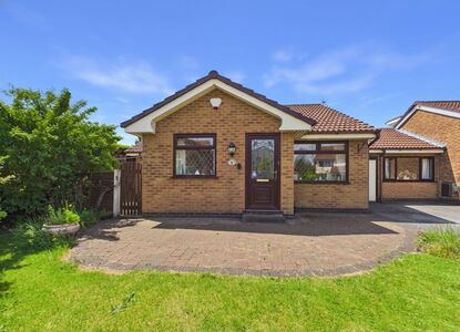 2 bedroom Link Detached Bungalow for sale