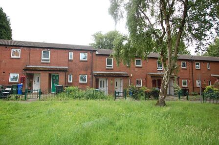 Lockingate Street, 2 bedroom Flat for sale, &pound;120,000