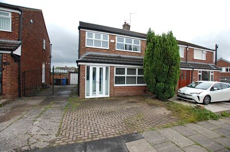 St. Albans Avenue, 3 bedroom Semi Detached House for sale, £250,000