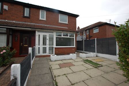 2 bedroom End Terrace House to rent