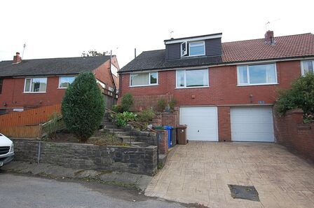 4 bedroom Semi Detached House to rent