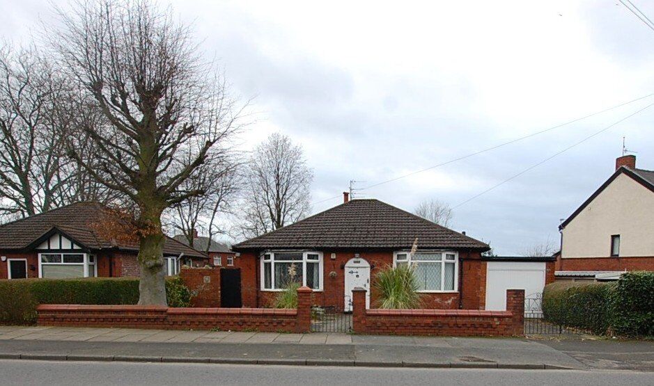Main image of 2 bedroom Detached Bungalow for sale, Wood Lane, Ashton-under-Lyne, Greater Manchester, OL6