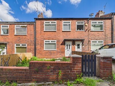 3 bedroom Mid Terrace House for sale