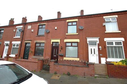 Store Street, 2 bedroom Mid Terrace House for sale, &pound;180,000