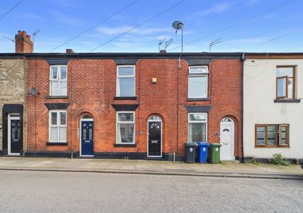Astley Street, 2 bedroom Mid Terrace House for sale, &pound;140,000
