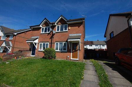 2 bedroom Semi Detached House to rent