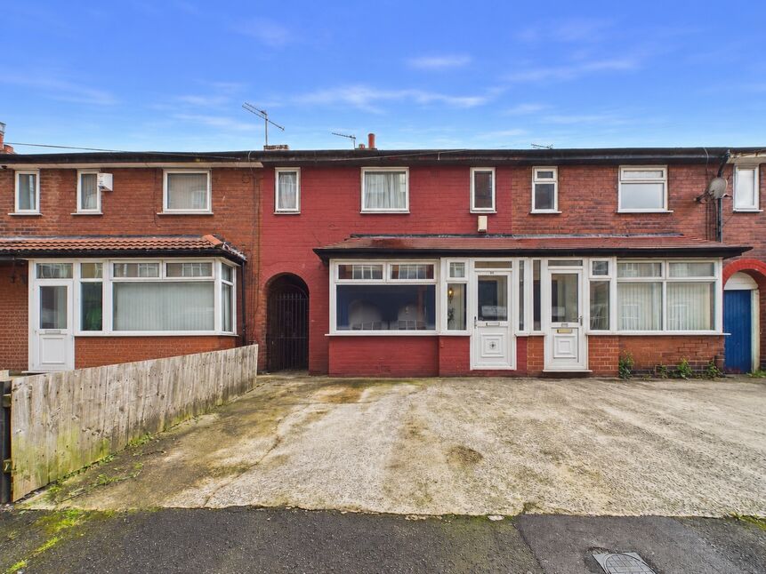 3 bedroom Mid Terrace House for sale