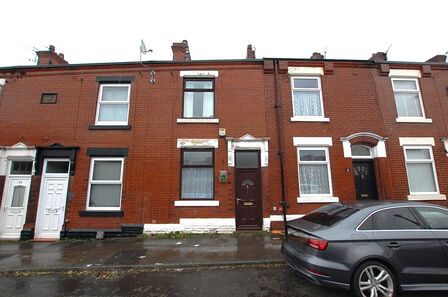 2 bedroom Mid Terrace House to rent