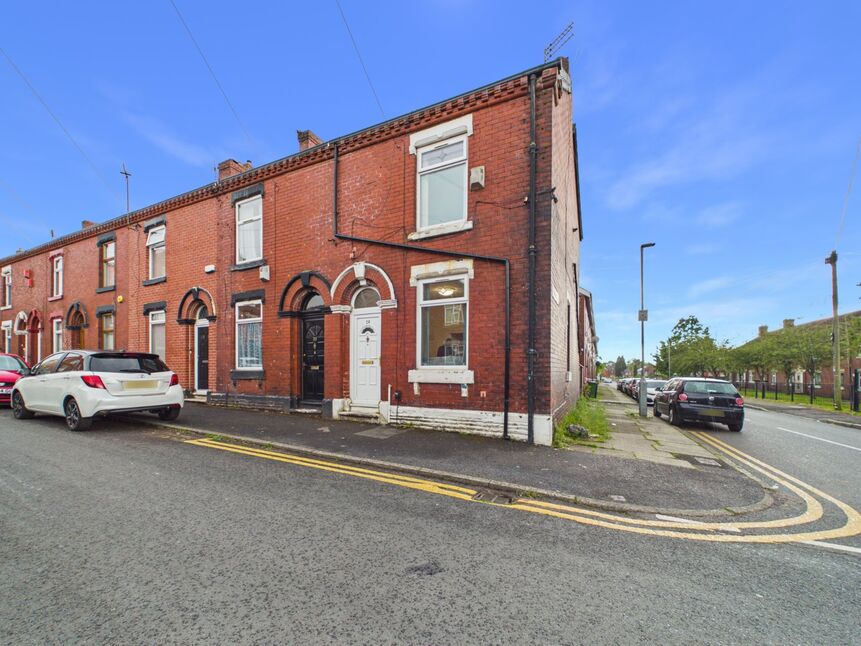 2 bedroom Mid Terrace House for sale